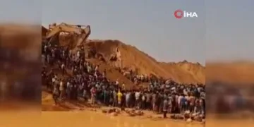 Mali’de kaçak altın madeninde göçük