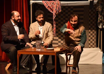 ‘Bin yıl’ tiyatro oyunu Yıldırım’da sahnelendi