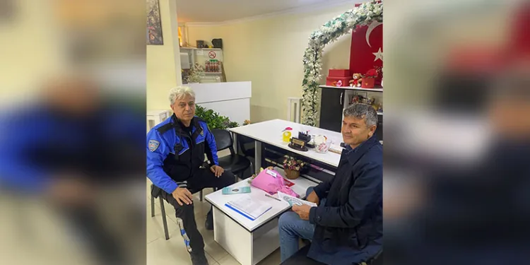 Isparta’da otomobil yangını itfaiye ekiplerince söndürüldü