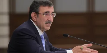 “Biz, sizi deprem illerinden, afet bölgelerinden iyi tanırız, deprem turistleri olarak politik müsamerelerinizi yapıp gittiniz”