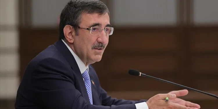 “Biz, sizi deprem illerinden, afet bölgelerinden iyi tanırız, deprem turistleri olarak politik müsamerelerinizi yapıp gittiniz”