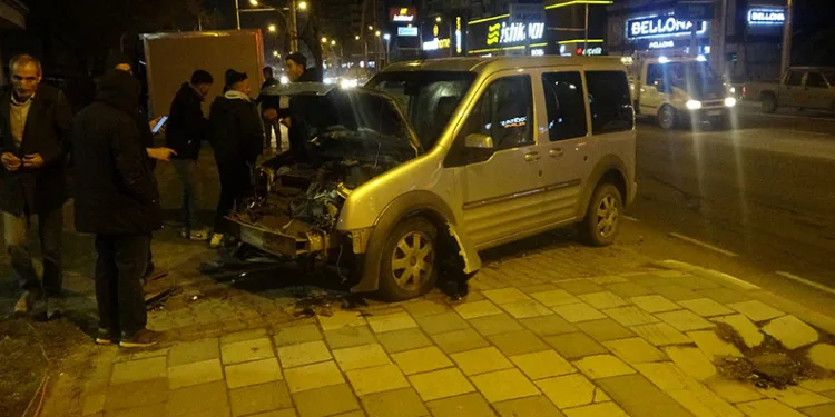 Afyonkarahisar’da trafik kazası: 1 ölü, 6 yaralı