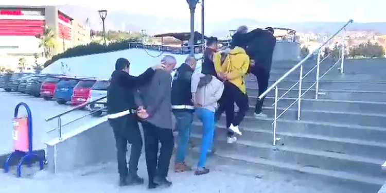 Ailelerin evlat nöbeti soğuk havaya rağmen devam ediyor
