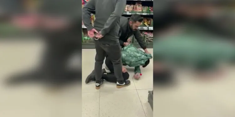 Kar maskeli soyguncular kuyumcuyu talan etti