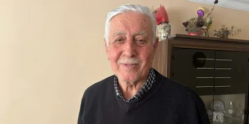 Cumhurbaşkanı Erdoğan, evlerine kavuşan depremzede aileyi ziyaret etti