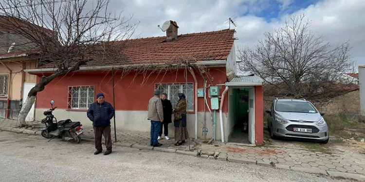 Otomobilden havaya ateş açan silahlı maganda yakalandı