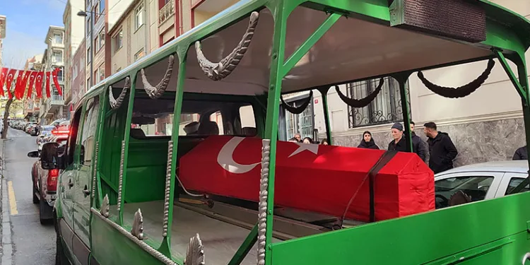 Tarsus’ta evde beslenmesi yasak maymun ve sincap ele geçirildi