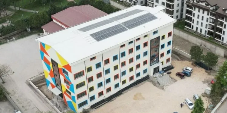 Daha güçlü ve yeni okullarda eğitime devam