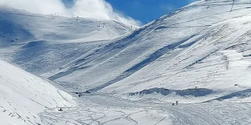 Palandöken’de kayak pistine çığ düştü