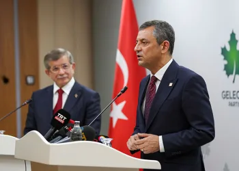CHP Genel Başkanı Özel’den Davutoğlu’na ziyaret