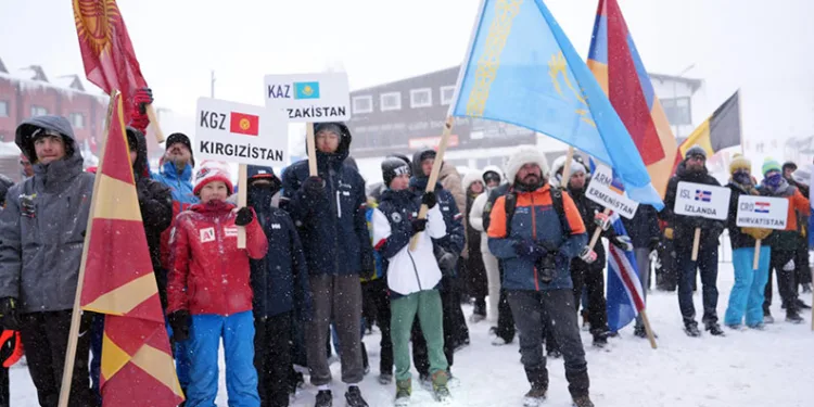 Genç kayakçılar piste çıktı