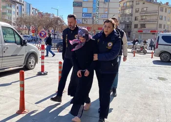 Tartıştığı kocasını bıçaklayarak öldürdü