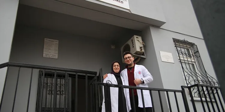 Bursa’da üniversiteyi bitiren doktor annesinin yanına atandı