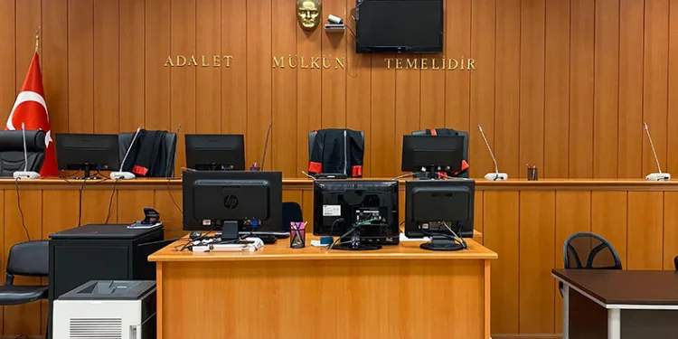 Tamir etmek istediği tırın altında kalmıştı: Son yolculuğuna uğurlandı