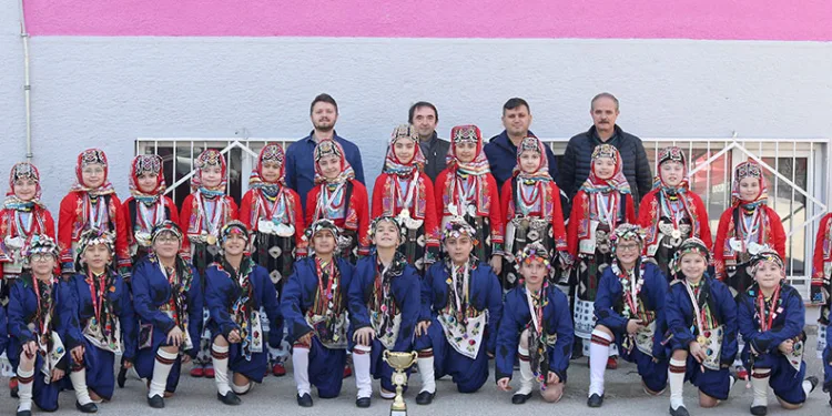 Minik folklorcular, Bursa birincisi oldu