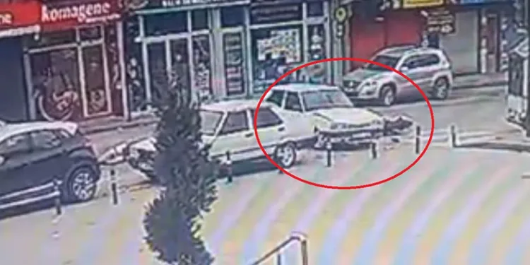 Bursa’da aniden yola çıkan otomobile motosiklet çarptı