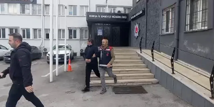 Kendini vali olarak tanıtıp iş adamlarını dolandıran şahıs tutuklandı