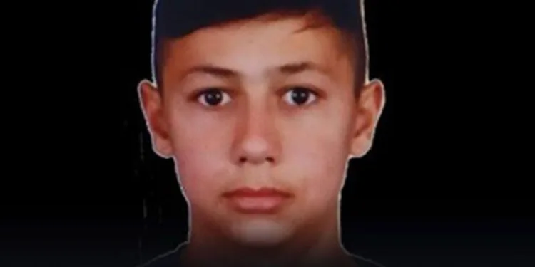 Hafif ticari araç otobüse çarptı: 1 yaralı