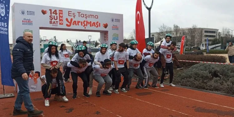 Bursa’da çiftler 14 Şubat için yarıştı