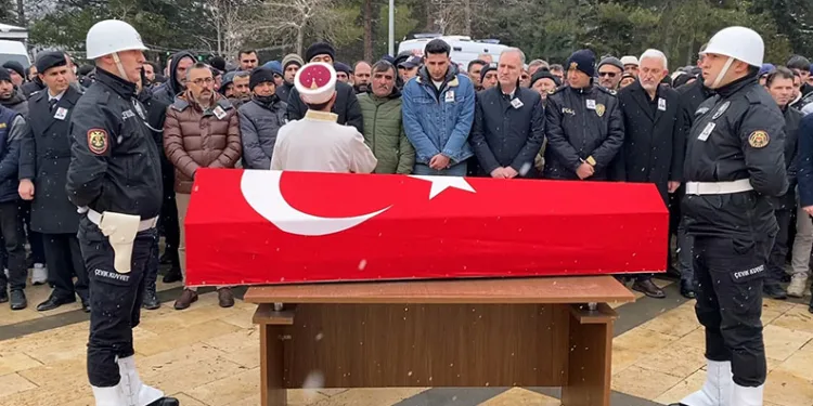 Motosiklet kazasında hayatını kaybeden polis toprağa verildi