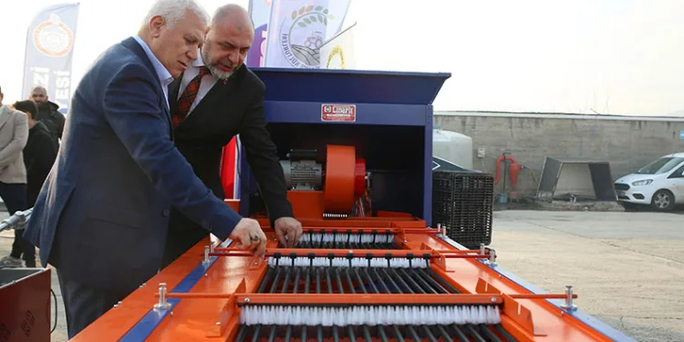 Büyükşehir’den kırsala ekipman desteği