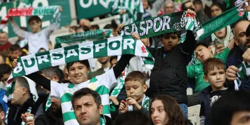 Çocuklar Bursaspor coşkusunu Büyükşehir’le yaşadı