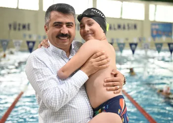 Tek koluyla şampiyonluğa kulaç atıyor