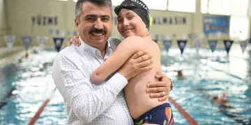 Tek koluyla şampiyonluğa kulaç atıyor