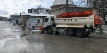 Isparta’da otomobil yangını itfaiye ekiplerince söndürüldü