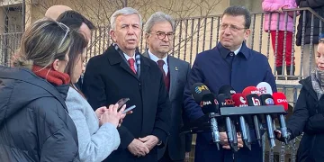 Başkan Yavaş ve Başkan İmamoğlu’ndan Özdağ’ın annesine ziyaret