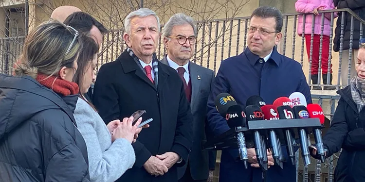 Başkan Yavaş ve Başkan İmamoğlu’ndan Özdağ’ın annesine ziyaret