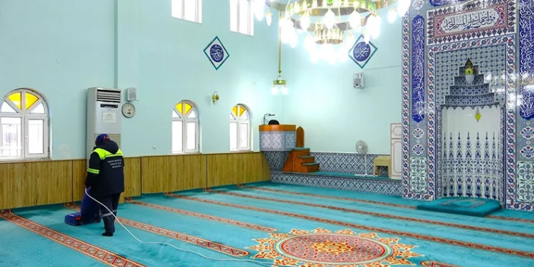 Gemlik’te camiler Ramazan ayına hazırlanıyor