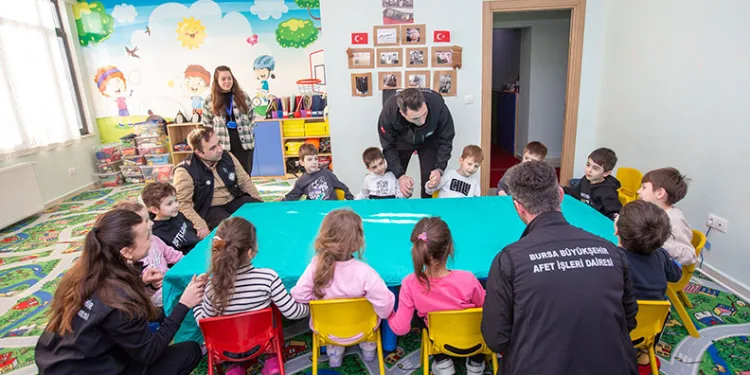 Büyükşehir’den çocuklara temel afet bilinci eğitimi