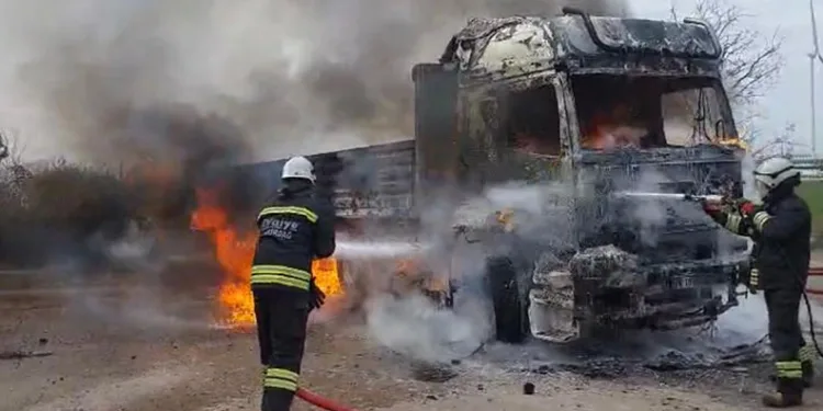 Otomobilden havaya ateş açan silahlı maganda yakalandı