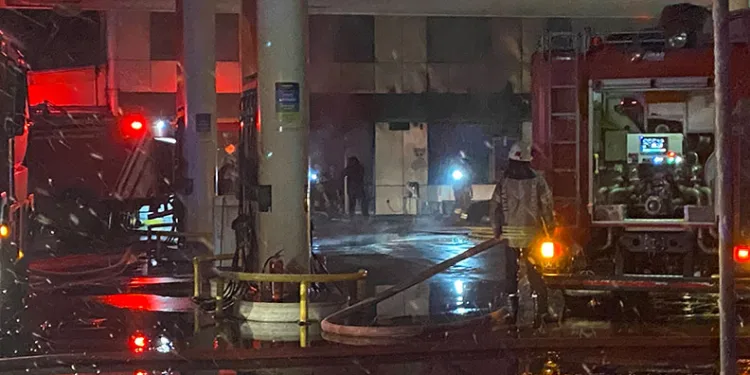 Bayrampaşa’da tek katlı otoparkta yangın