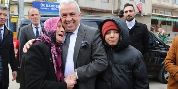 Başkan Şadi Özdemir vatandaşları dinledi
