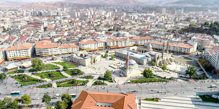 Ramazan ayında sofraların vazgeçilmezi hurmanın fiyatı: 60-350 TL arasında