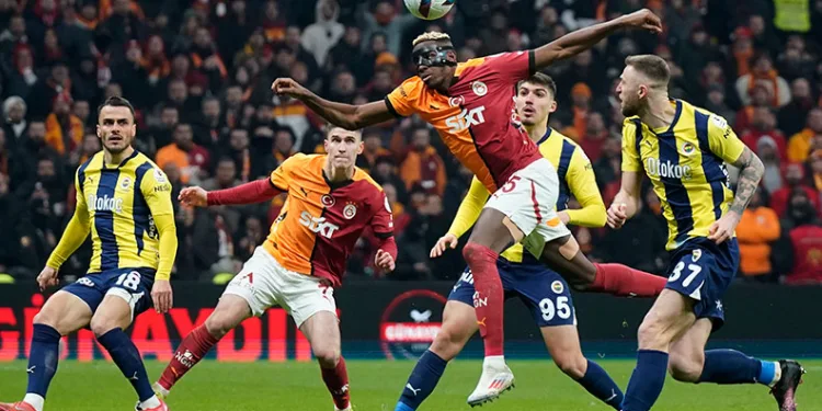 Galatasaray-Fenerbahçe derbisinde golsüz beraberlik