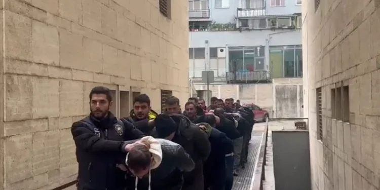 Bursa emniyeti tarafından 12 ilde eş zamanlı operasyon