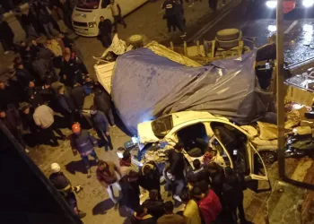 Balkondan kıyafet çalan hırsız kamerada