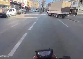 Bursa’da kavgayı ayırmak isterken bıçaklandı