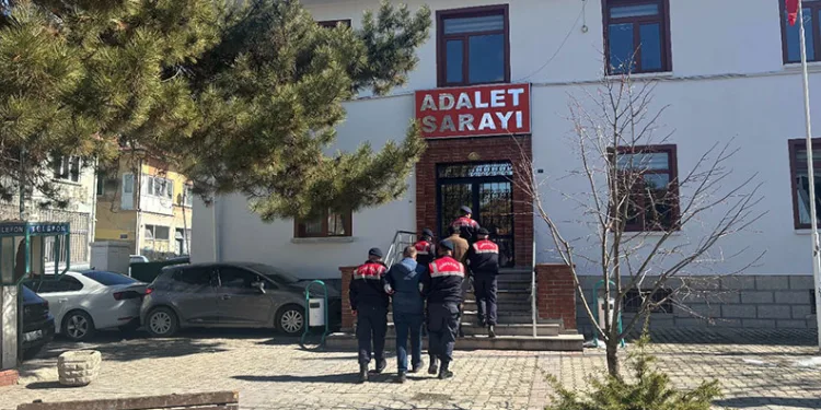 İnşaat şantiyesinde çıkan yangın korkuttu