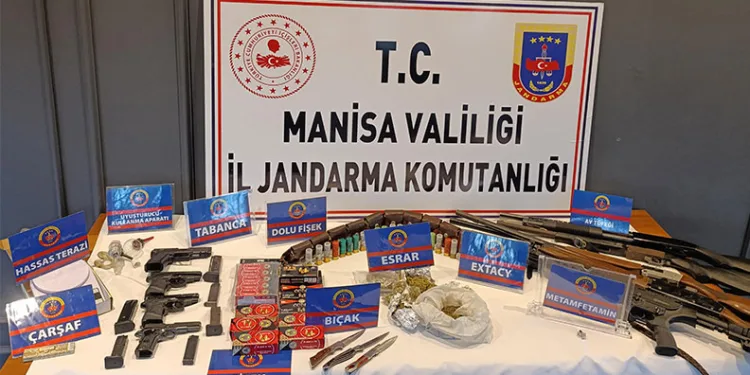 Manisa’da jandarmadan 7 mahallede dev operasyon