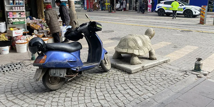 İzmir’de yaşlı çift kazada hayatını kaybetti