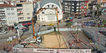 Bursa’da ‘Dur’ ihtarına uymayıp polise çarptı