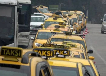 Bursa’da ‘Dur’ ihtarına uymayıp polise çarptı