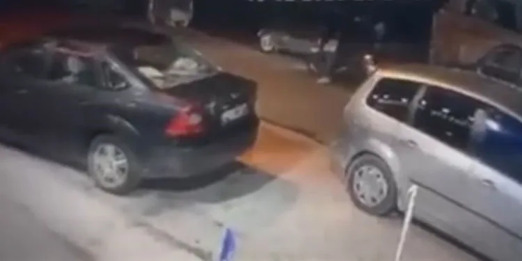 Bayrampaşa’da tek katlı otoparkta yangın