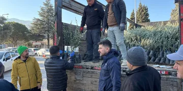“Biz, sizi deprem illerinden, afet bölgelerinden iyi tanırız, deprem turistleri olarak politik müsamerelerinizi yapıp gittiniz”