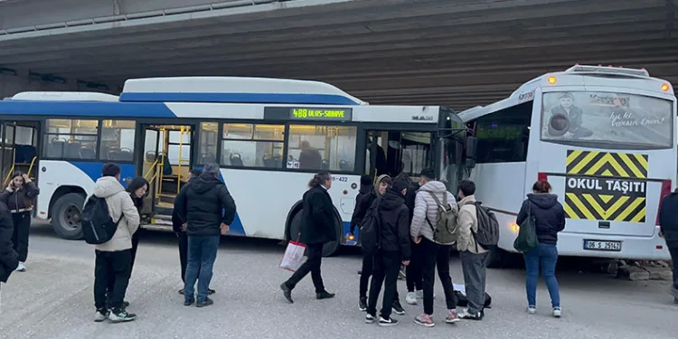 Oyuncu Melisa Sözen ‘terör örgütü propagandası yapmak’ suçundan ifade verdi