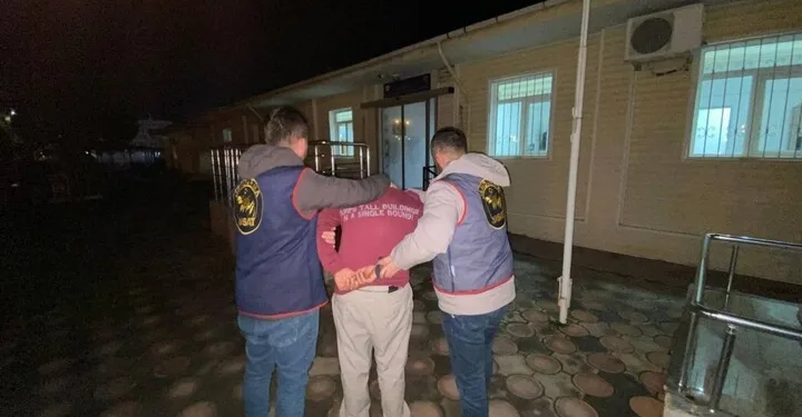 Bitlis’te kaçak göçmen taşıyan tırın gizli bölmesi çöktü: 1 ölü, 4 yaralı